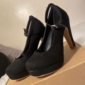 Black Pump Heels